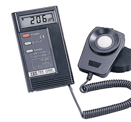 TES-1330A/1332A/1334A 數字式照度計